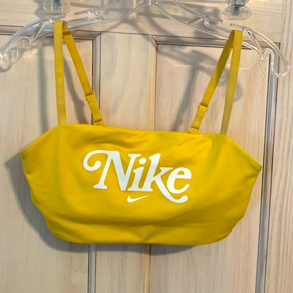 Nike, large sports bra, with bra straps yellow color.